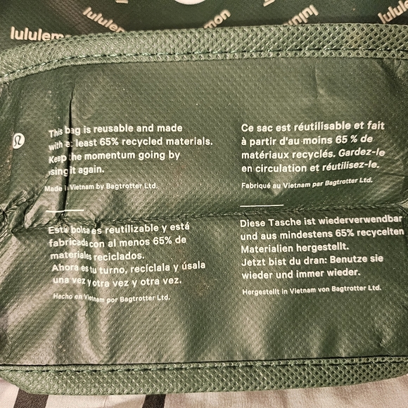 lululemon athletica Black and Green Tote‎ Bag / Lunch Bag Set - Picture 4 of 10